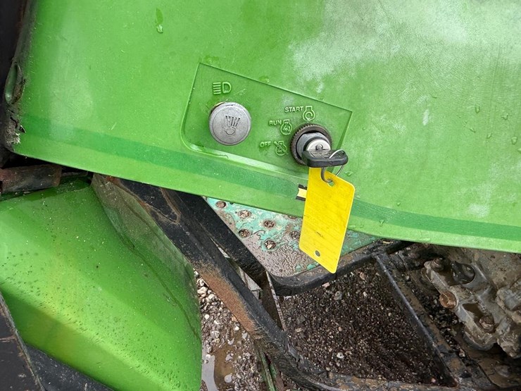 john-deere-gator-image-19