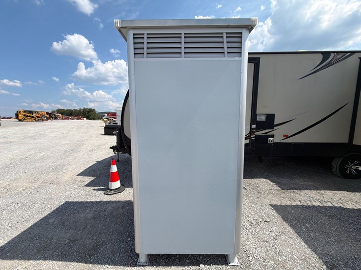 #202-•-portable-restroom-image-3