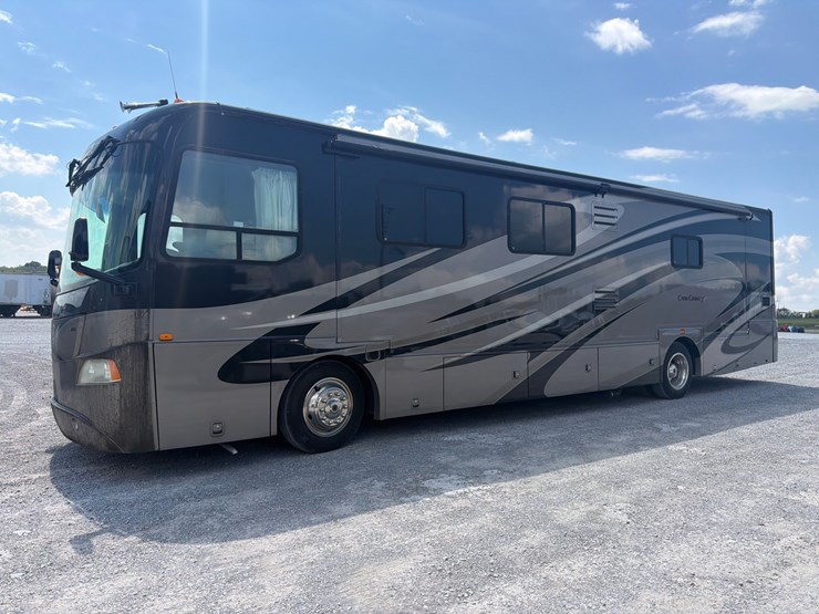 #206-•-2008-coachman-383fws-cross-country-motorhome-image-1