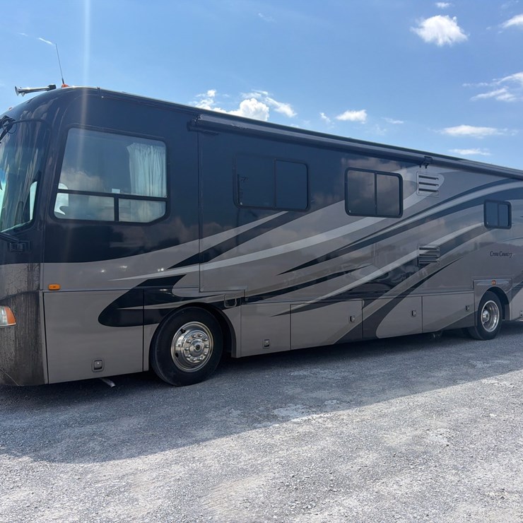 #206 • 2008 COACHMAN 383FWS CROSS COUNTRY MOTORHOME