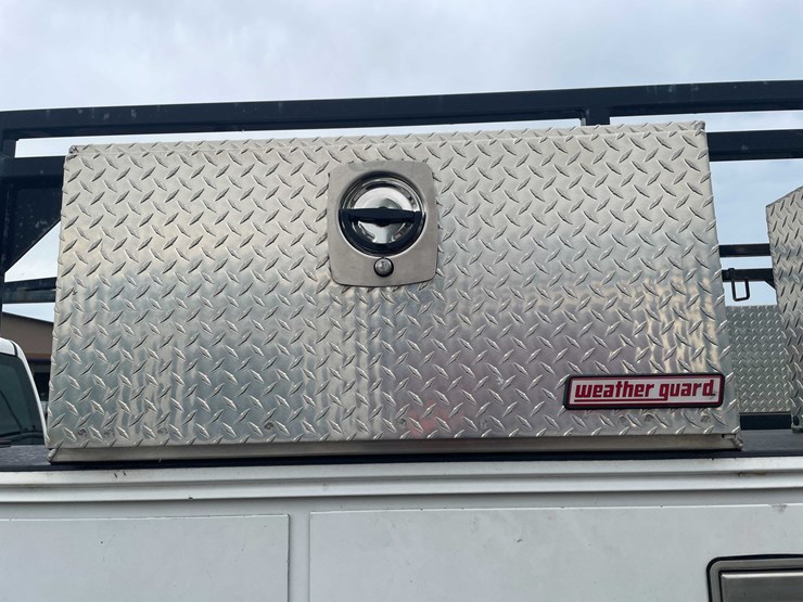 2013-chevrolet-3500-image-43