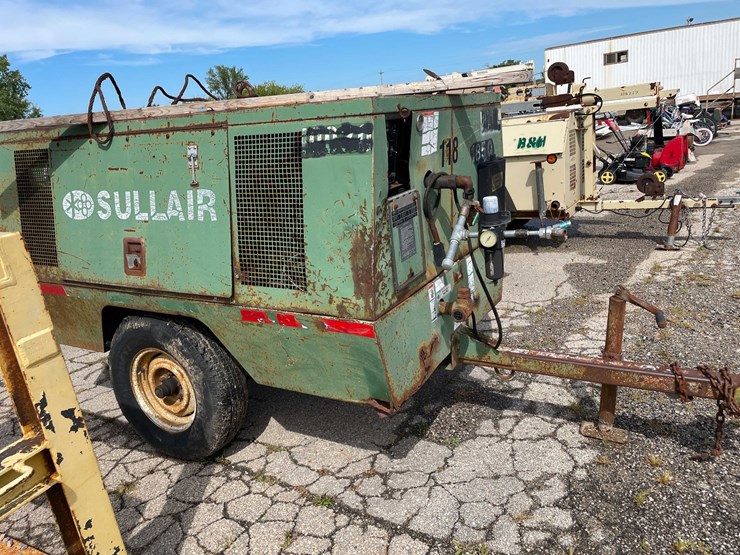 #10537-•-sullair-portable-air-compressor-image-11