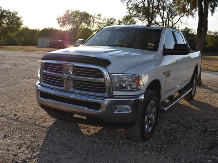 2014-dodge-2500-image-1