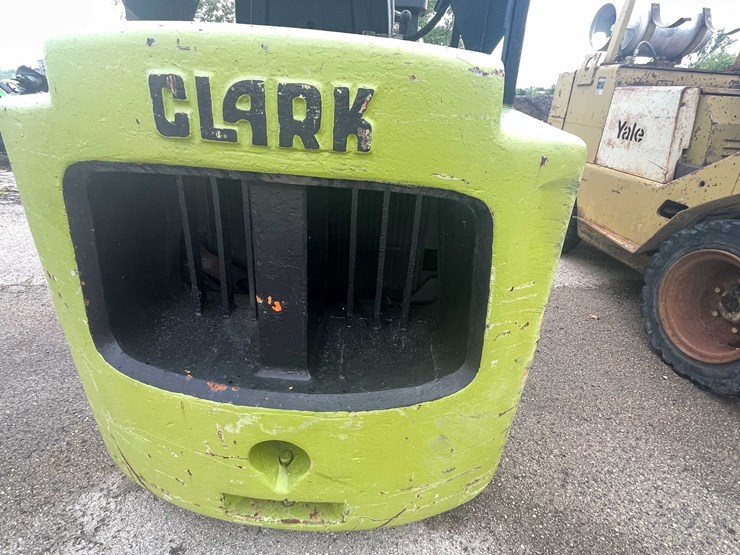 #10491-•-clark-lp-fork-lift-image-30