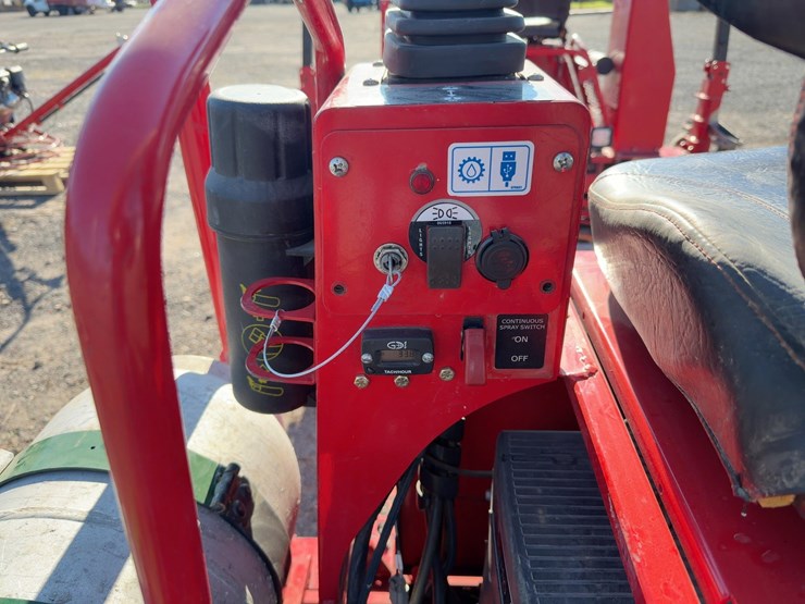 allen-rp245-ride-on-concrete-finisher-image-7