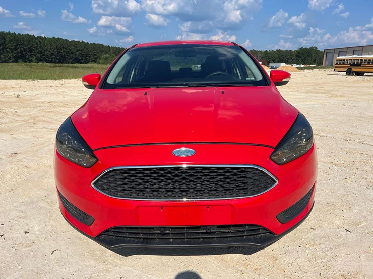 2015-ford-focus-4-door-sedan-(150,388-miles)-image-5