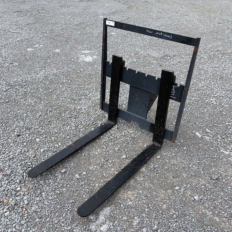 #416 • MINI LOADER 30" PALLET FORKS