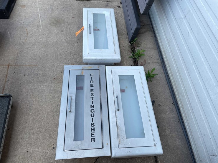 #9127-•-semi-recessed-fire-extinguisher-cabinets-(03)-image-2