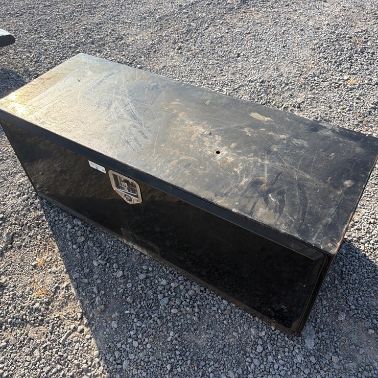 #586 • SIDE TOOL BOX