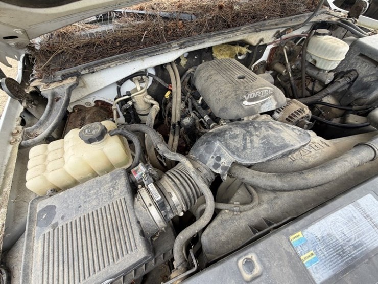 2005-gmc-sierra-2500-image-16