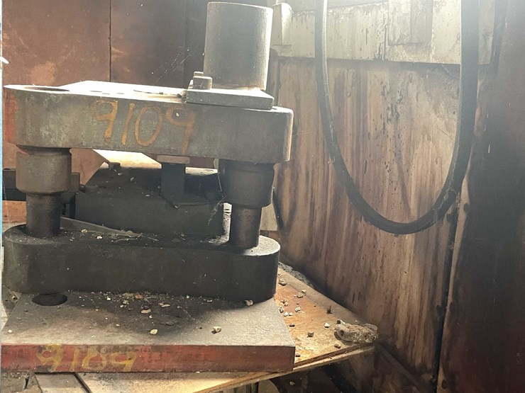 #1681-•-punch-press-die-shoe-image-6