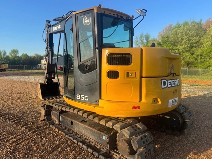 2018-deere-85g-image-3