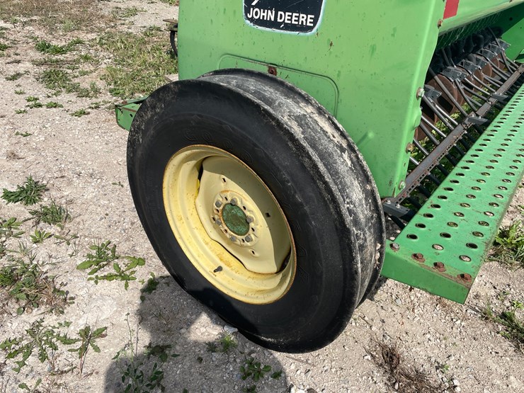 john-deere-450-image-10