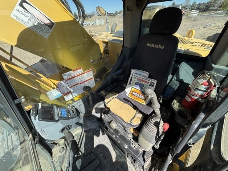 2013-komatsu-pc228us-lc-8-image-33
