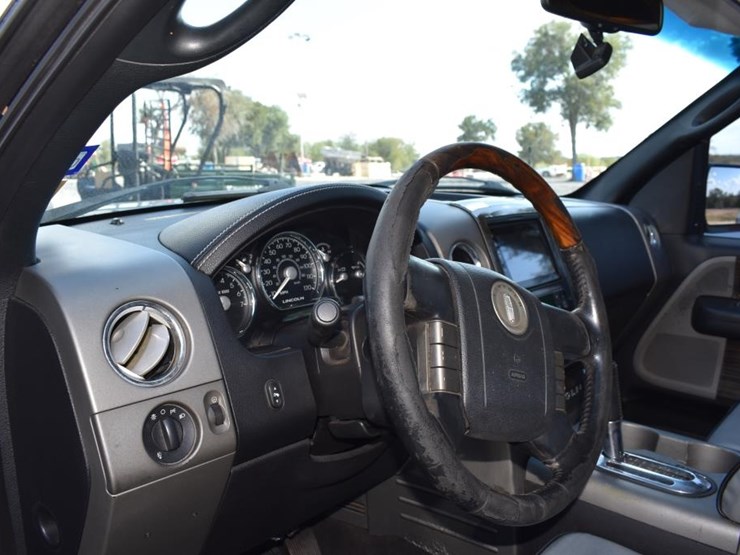 2007-lincoln-mark-lt-pickup-(vin-#-5ltpw16597fj01712)-(showing-appx-174,457-image-10