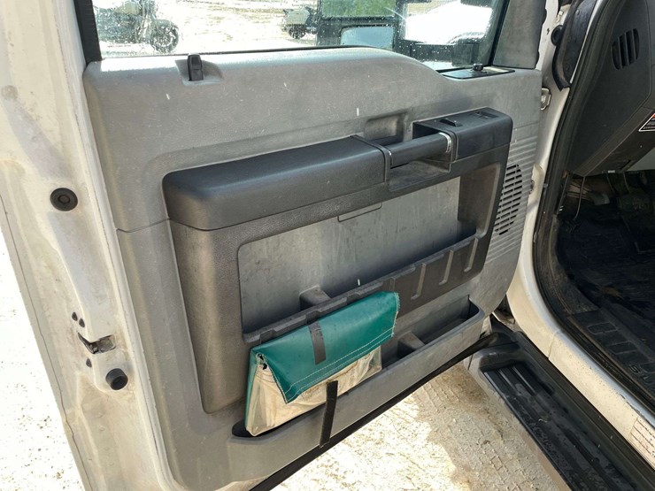 2012-ford-f550-image-9