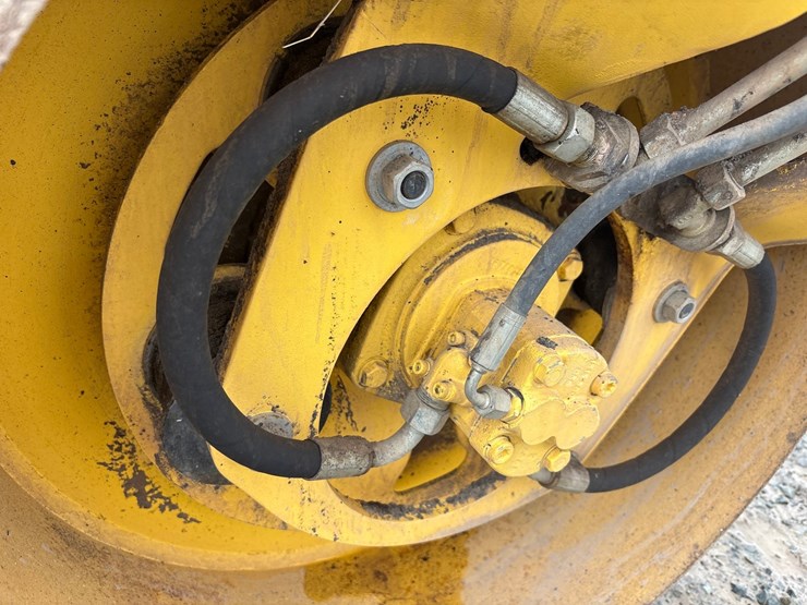 2011-bomag-bw120ad-4-image-56