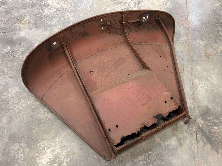international-harvester-544-fenders-and-battery-holder-image-11