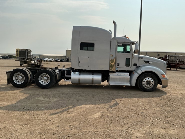 2012-peterbilt-386-image-4
