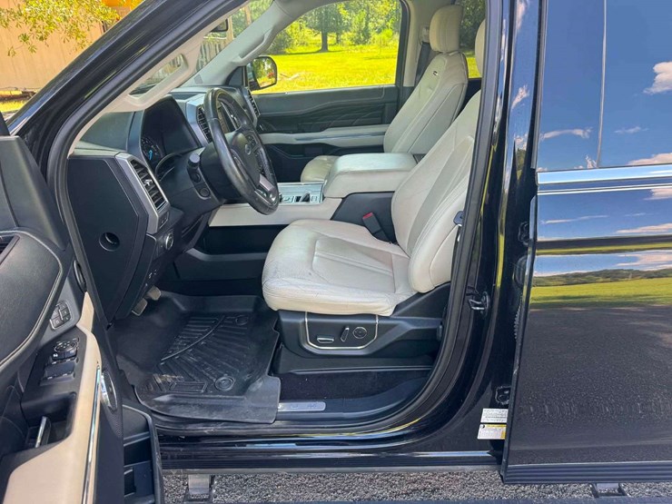2019-ford-expedition-platinum-image-10