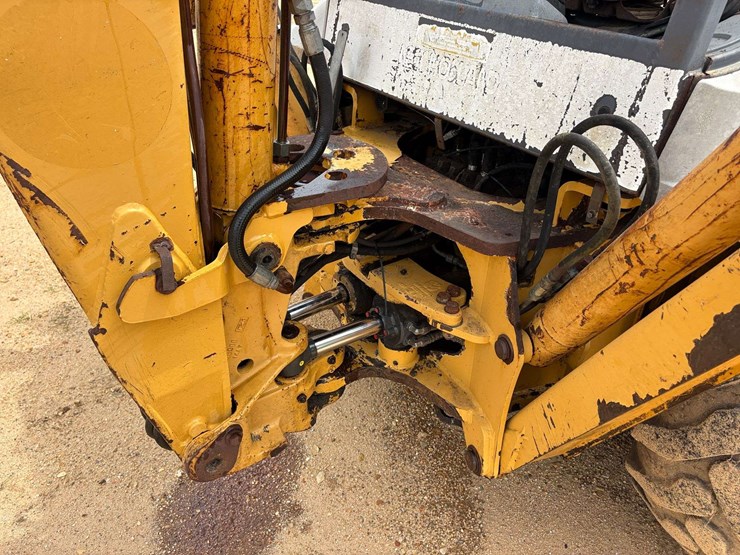 new-holland-555e-image-29