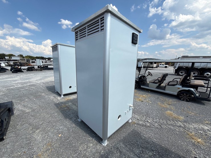 #186-•-portable-restroom-image-4