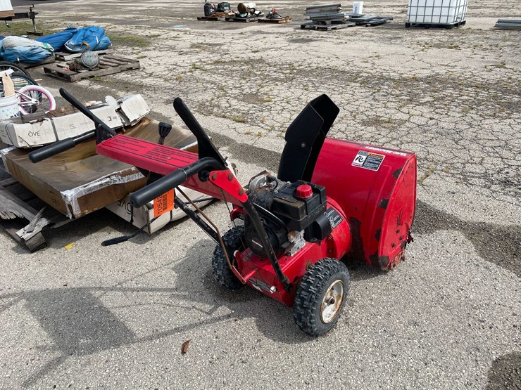 #10542-•-yard-machine-snow-blower-image-4