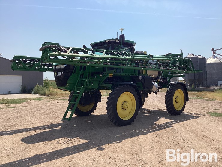 2024-john-deere-410r-image-1