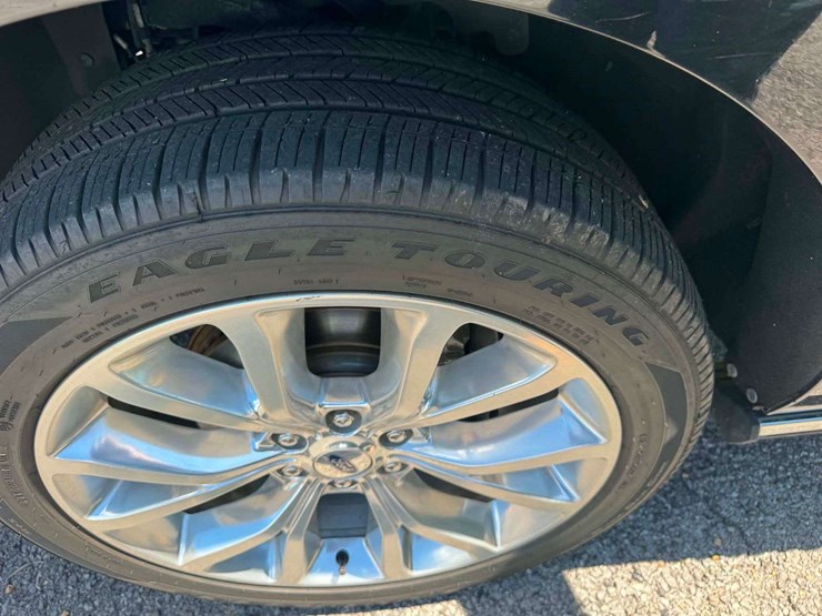 2019-ford-expedition-platinum-image-22