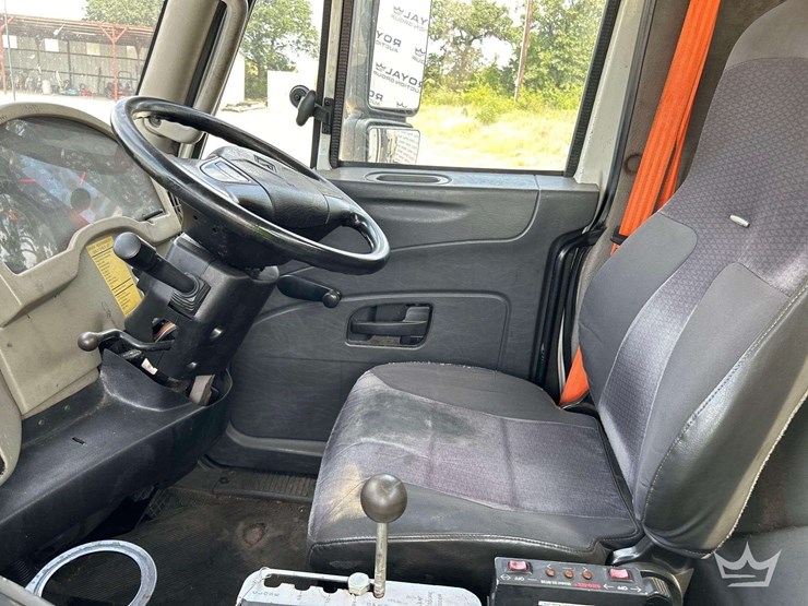 2014-international-durastar-4300-image-17