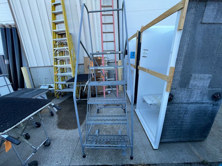 #9138-•-wheeled-shelving-ladder-(03)-image-2