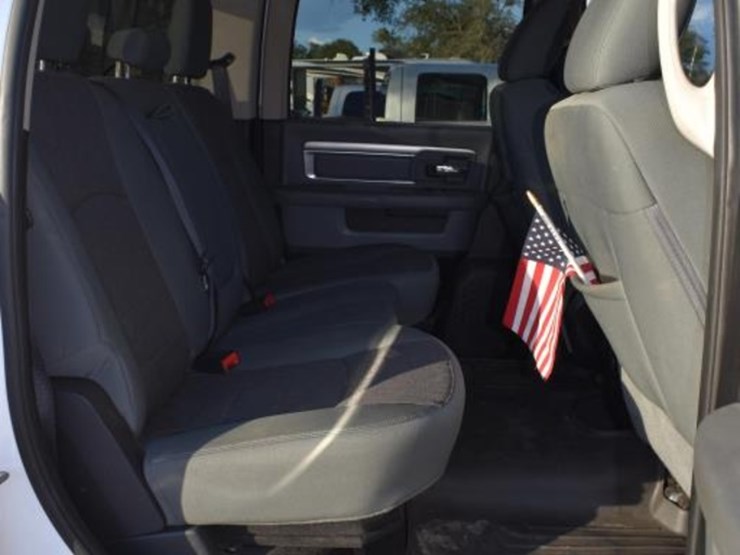 2014-dodge-2500-image-9
