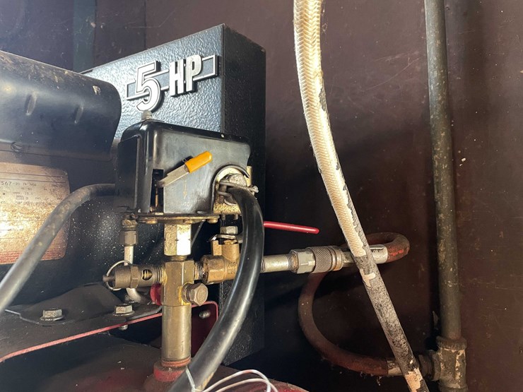 #1617-•-sandborn-air-compressor-image-6