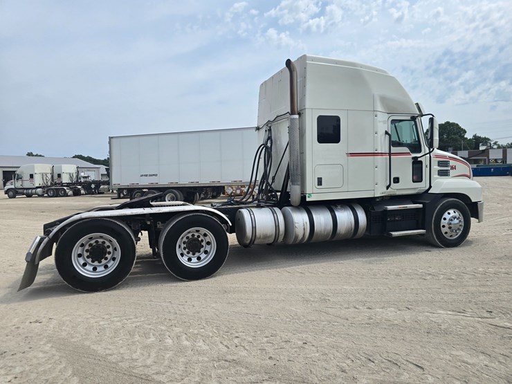 #25251-•-2020-mack-anthem-semi-sleeper-truck-image-14