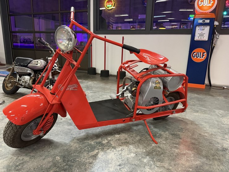 #156-•-1954-cushman-husky-motor-scooter-image-2