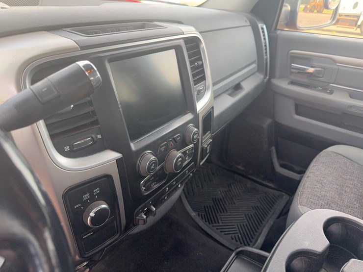 2015-dodge-ram-2500-image-12