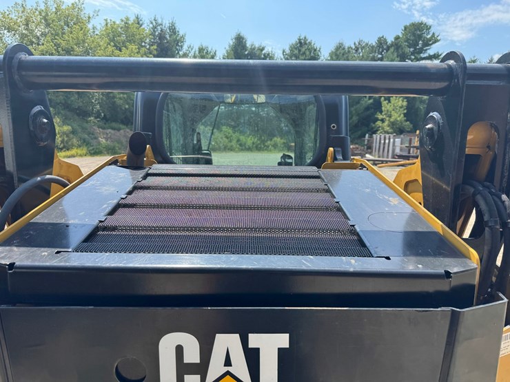 caterpillar-242d-image-24