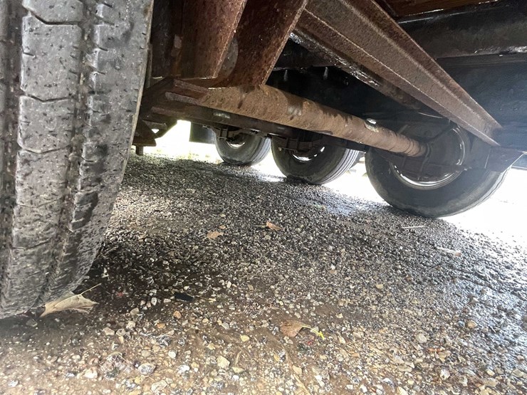 #10501-•-2016-delta-gooseneck-flatbed-(has-wi-title)-image-37