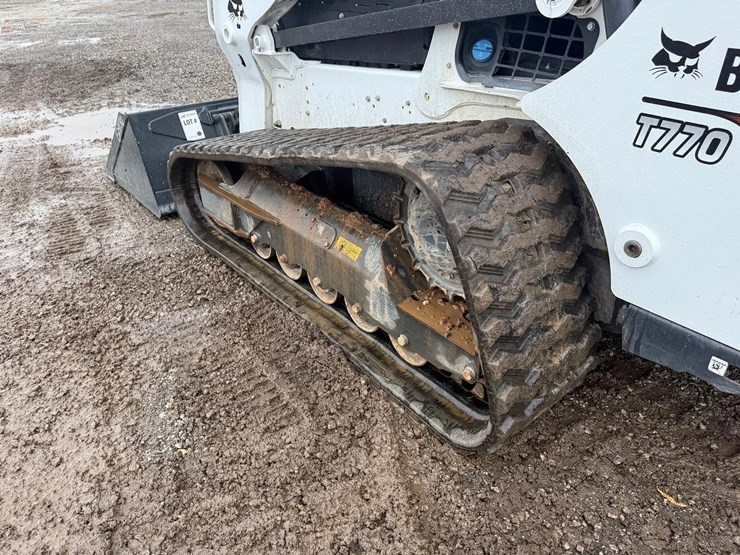 2023-bobcat-t770-image-16