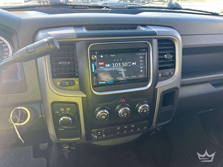 2015-dodge-2500-image-17