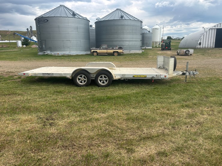 2021-aluma-8218-tilt-trailer-image-4