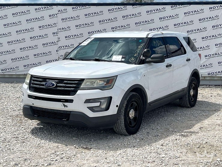 2016-ford-explorer-image-1