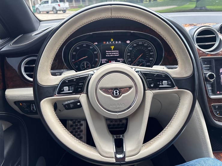 #153-•-offered-at-no-reserve-|-2018-bentley-bentayga-suv-image-22