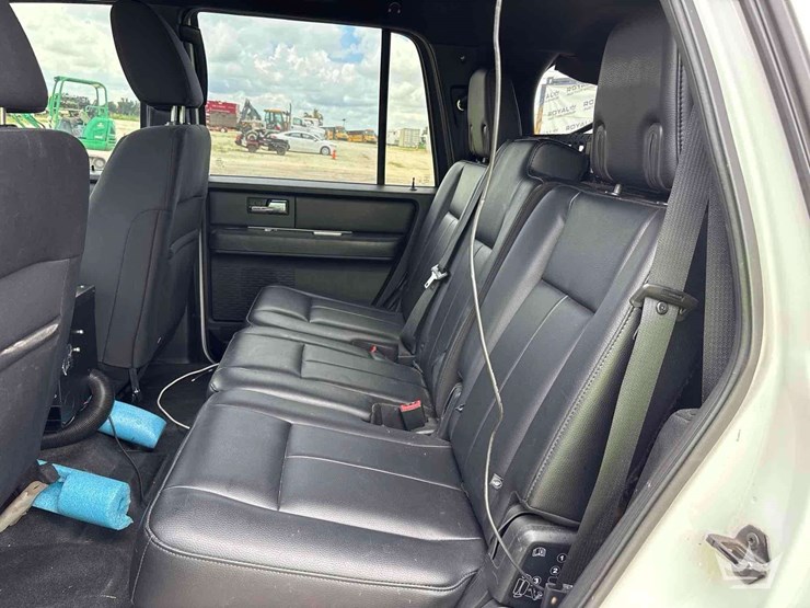 2017-ford-expedition-image-21