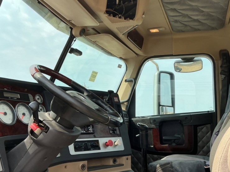 2012-freightliner-coronado-122-sd-image-23