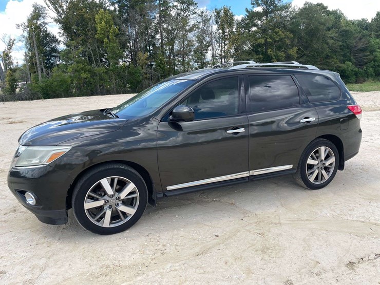 2015-nissan-pathfinder-image-1