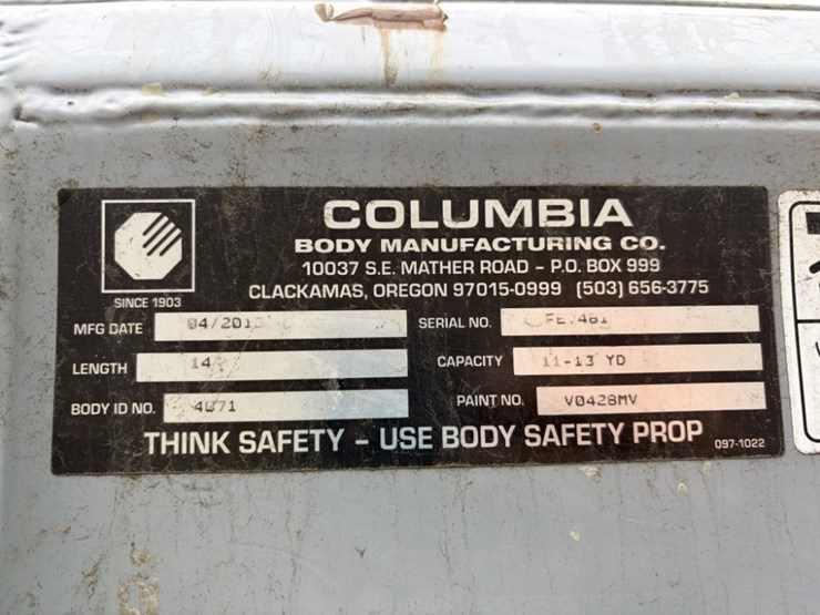 2013-freightliner-114sd-image-39
