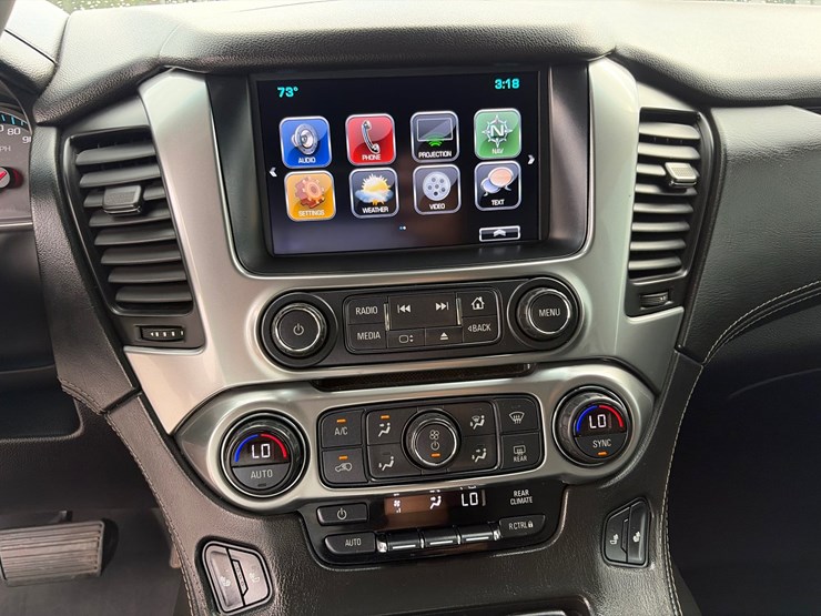 2018-chevrolet-tahoe-lt-image-20
