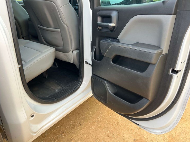 2015-chevrolet-silverado-3500-image-41