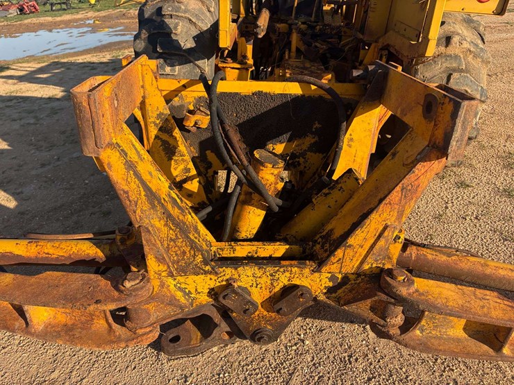 deere-410d-image-11